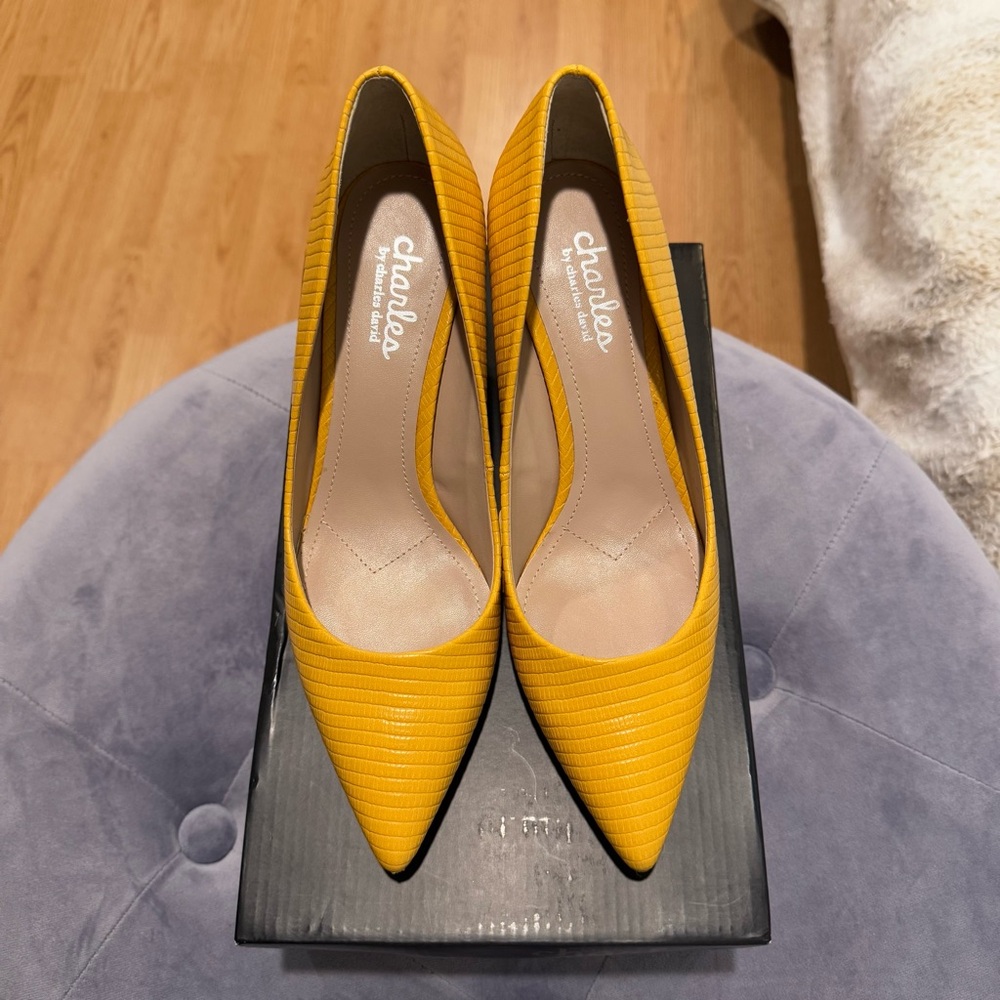 Charles by Charles David Yellow Heels Elegant Pointed-Toe Pumps